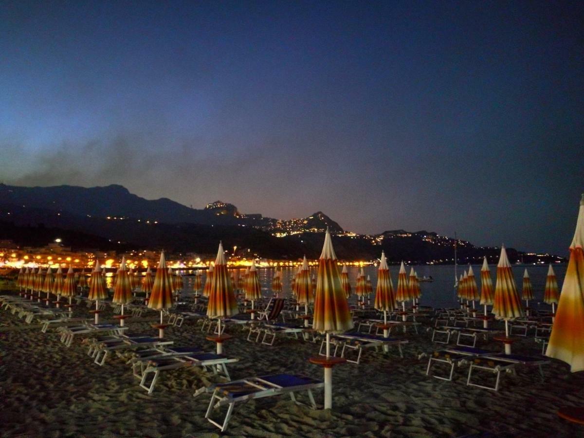 Relax House Villa Giardini Naxos Bagian luar foto